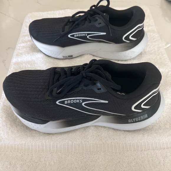 Brooks Women’s Glycerin 21 Neutral Running Shoe - Picture 3 of 6